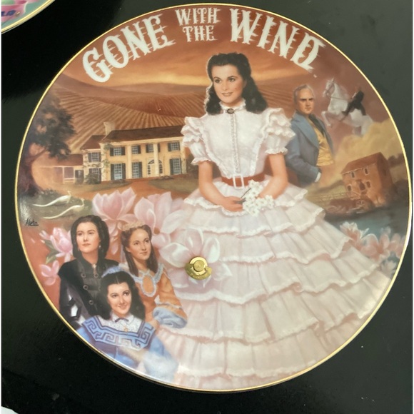 Collection of  limited edition of Bradford exchange in almost new condición - Picture 2 of 5